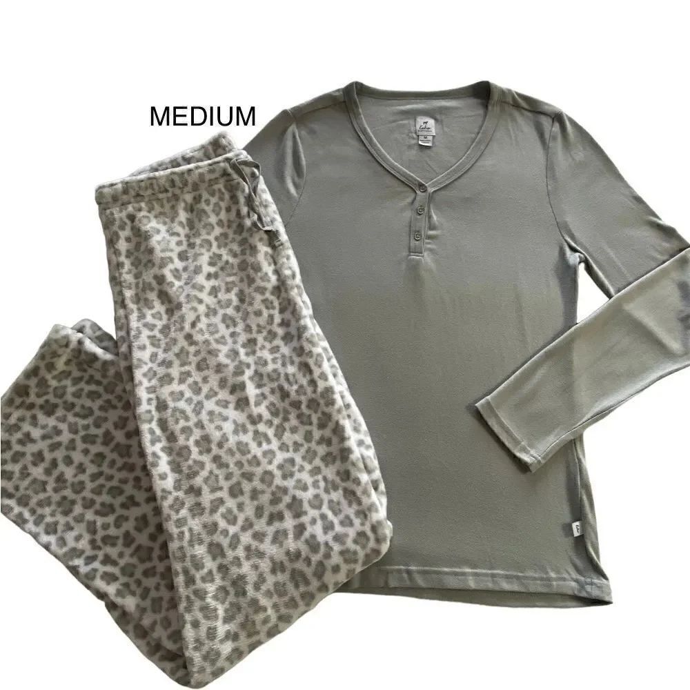 ECHO WOMEN’S MEDIUM  2 Piece Long Sleeve Top & Gray Cheetah Pajama Pant Set